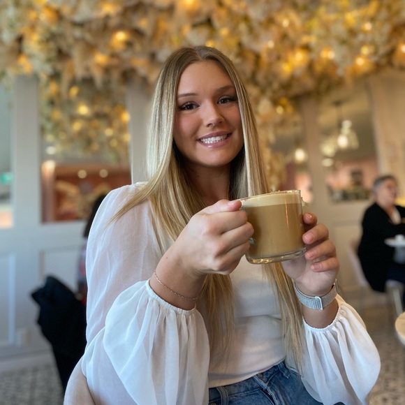 Meet your Posher, Miranda - Picture 2 of 2